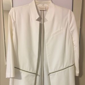 Chicos off white coat with zipper bottom remover